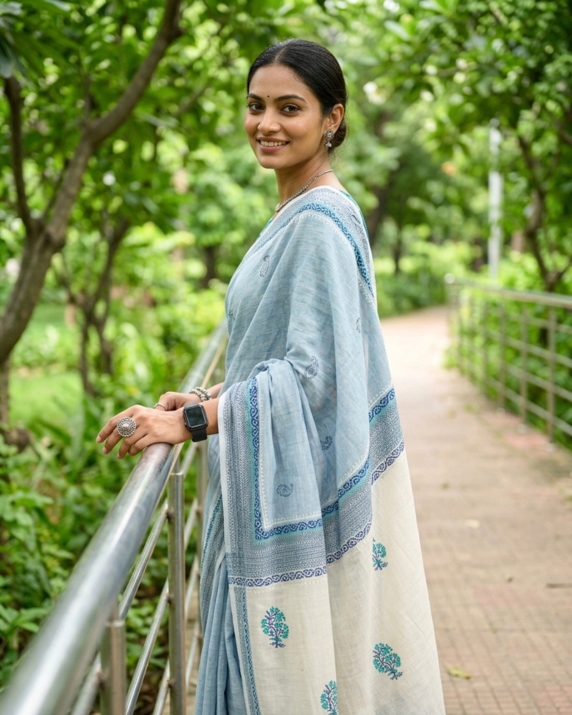মেঘলা আকাশ